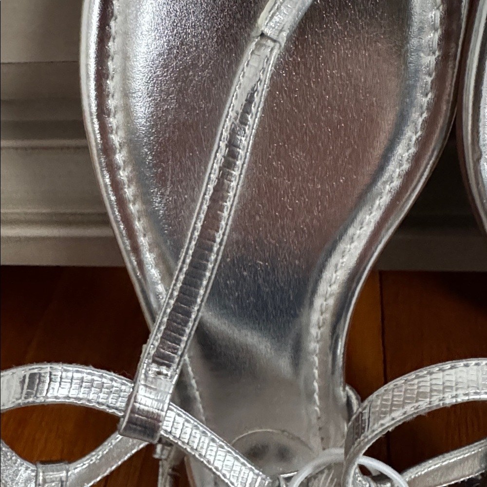LAST CHANCE NWT J. Crew Factory Metallic Silver Ankle Strap Thong Sandals Size 7 - Picture 2 of 5